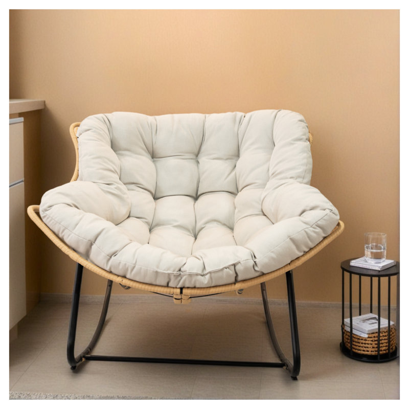 Chaise berçante beige en rotin, Beige