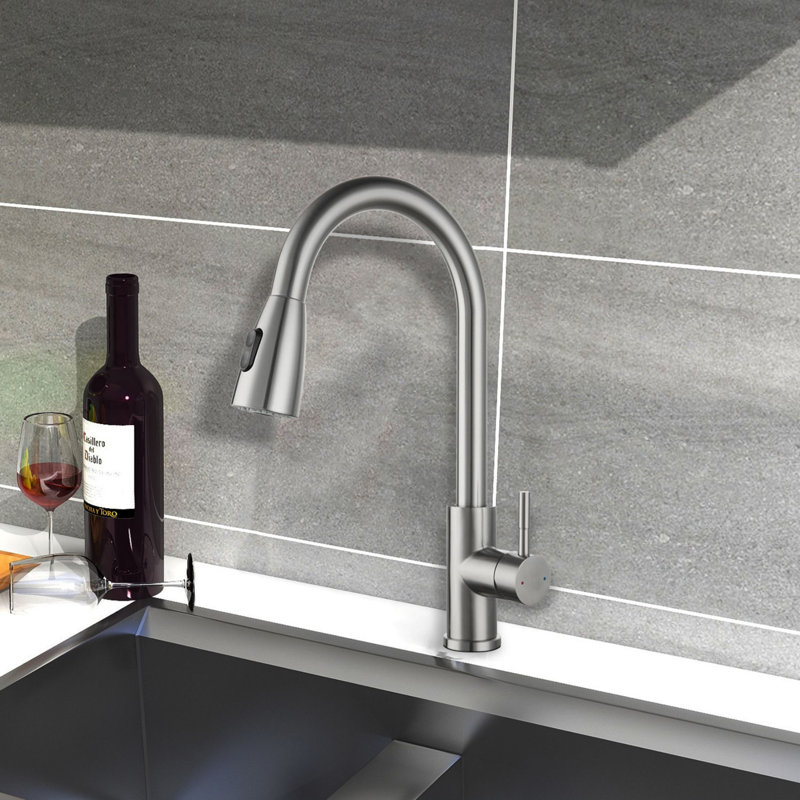 Single Handle Pull Down Sprayer Kitchen Faucet in Brushed Nickel, Brushed Nickel