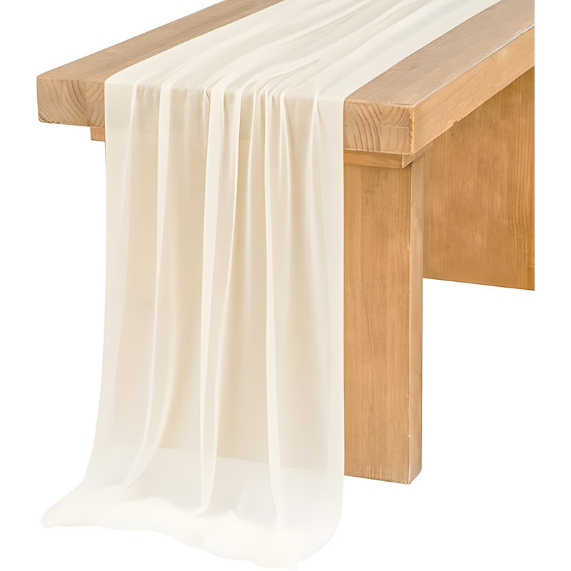 Guirlande de mariage avec guirlande florale avec chemin de table en chiffon, vigne de verdure et nappe diaphane, Light Coffee