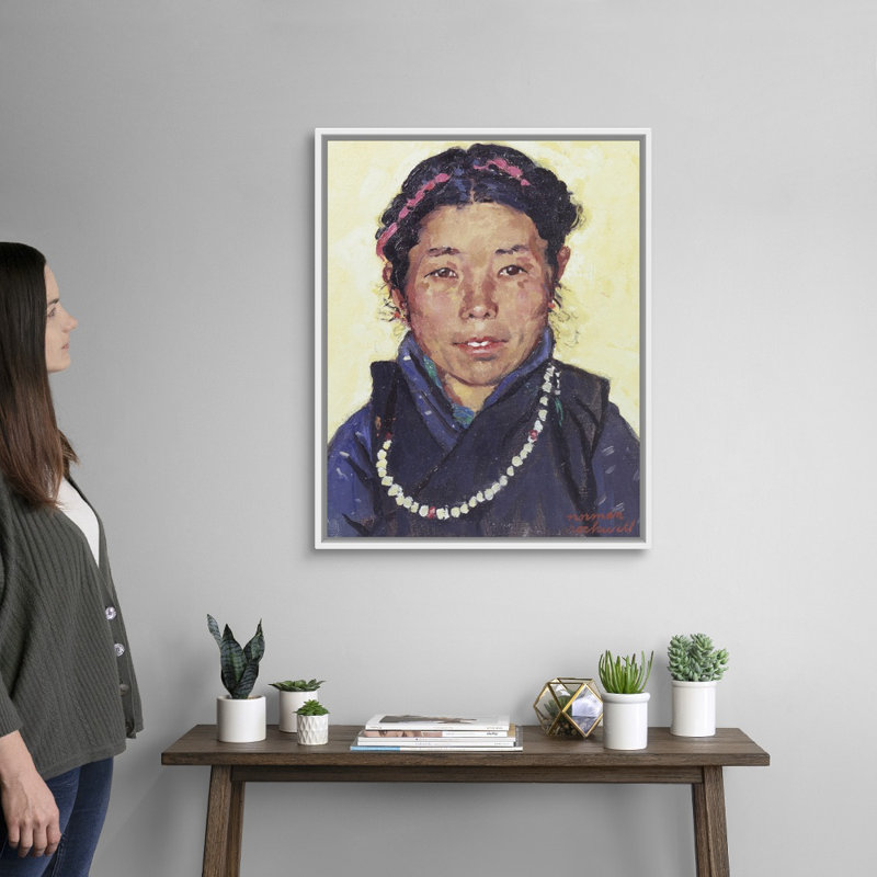 Portrait d'une femme tibétaine en Inde, H 32 po x l 26 po x P 1,75 po, Cadre flottant blanc