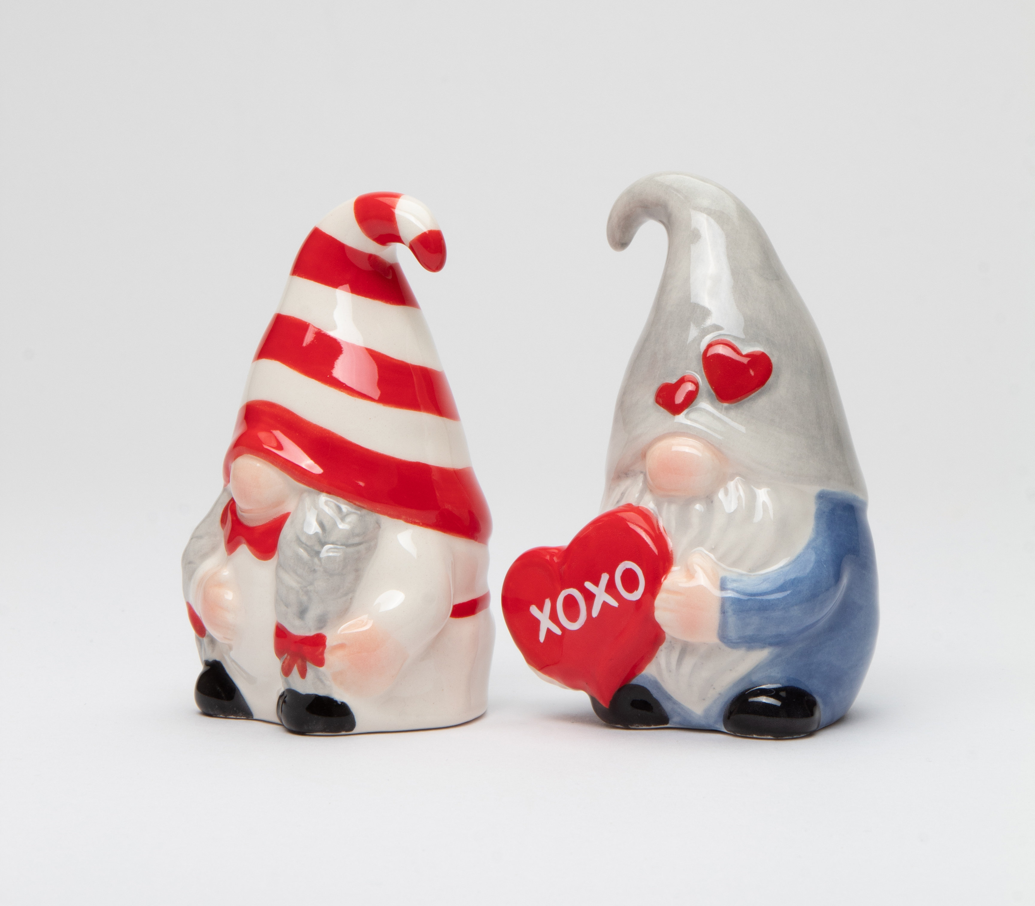 Cosmos Gifts Valentine's Heart Gnome Salt And Pepper Shaker Set