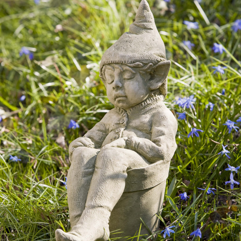 Joe Statue, English Moss
