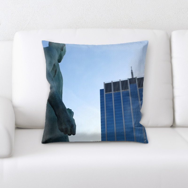 Coussin statue