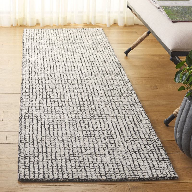 Rowe Handmade Tufted Ivory/Black Area Rug, Runner 2'3" x 8'