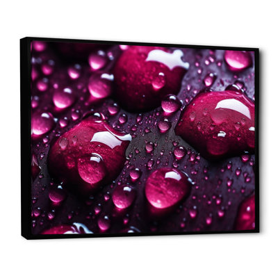 «Red Rose with Raindrops», reproduction d'art sur toile encadrée