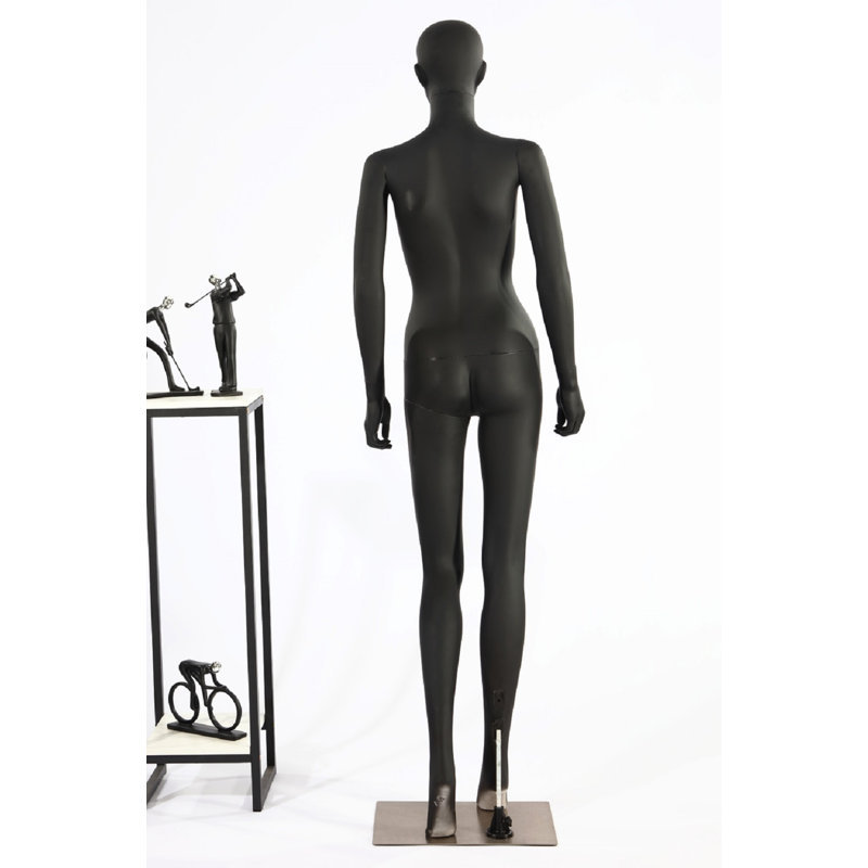 Amanie People Statue