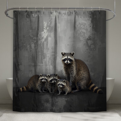 Famille de rideaux de douche très longs Family of Raccons