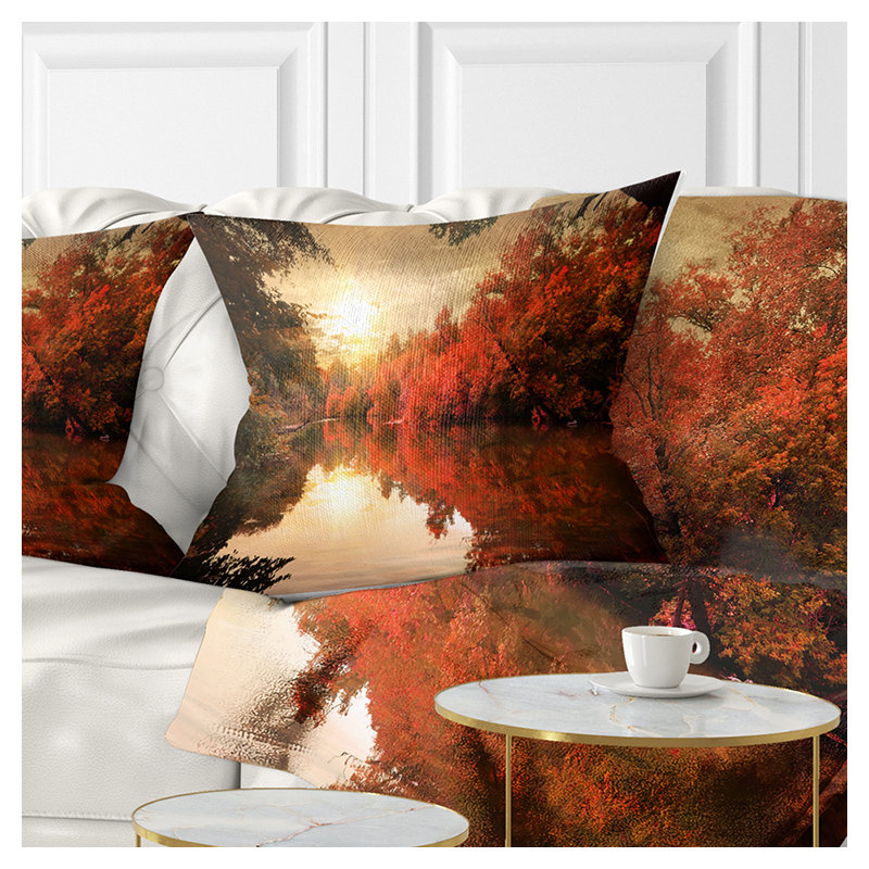 Coucher de soleil coloré au-dessus d'une rivière - oreiller à imprimé paysage, 16 po x 16 po, Coussin décoratif