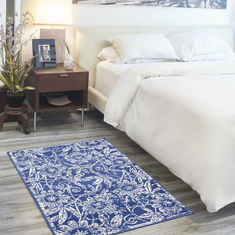 Tapis bleu marine en polypropylène tissé à la machine Yetty, Rectangle 3 pi x 5 pi