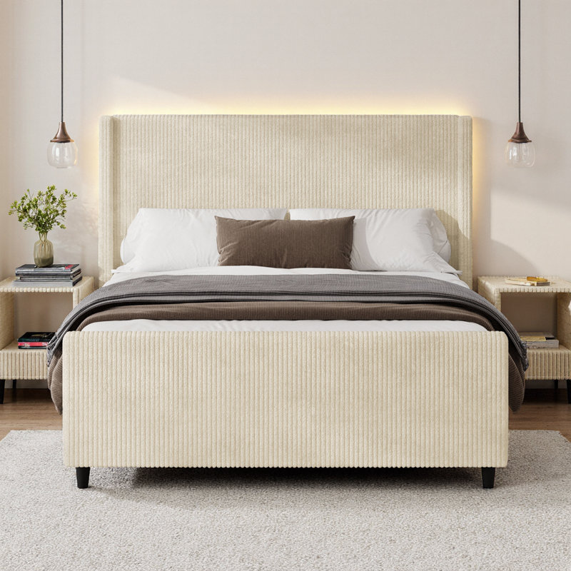 Tête de lit tapissier, sans sommier tapissier, Très grand lit, Crème