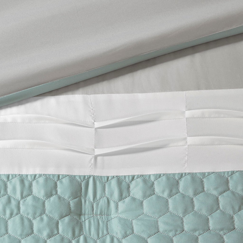 Polyester Standard Pieced Comforter, King Comforter +7 Additional Pieces