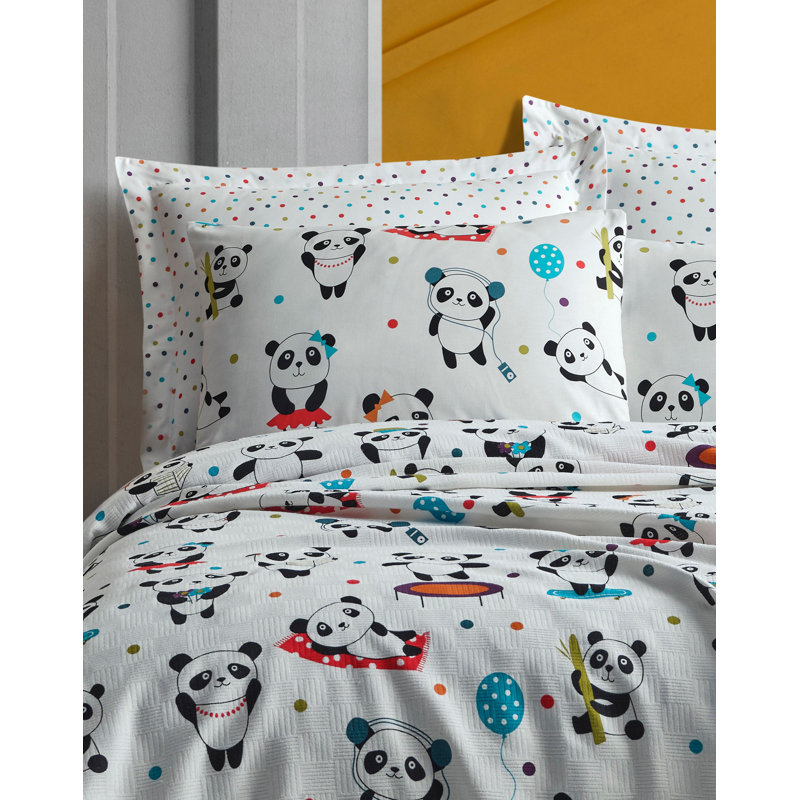 Odegaard Cotton Wildlife Quilt with Pillowcases, 240 x 220 cm Quilt + 2 Standard Pillowcases