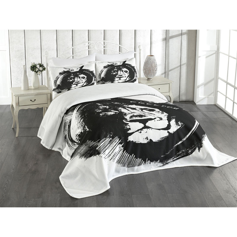 King Size White Quilted Bedspread Set with Lion Design
