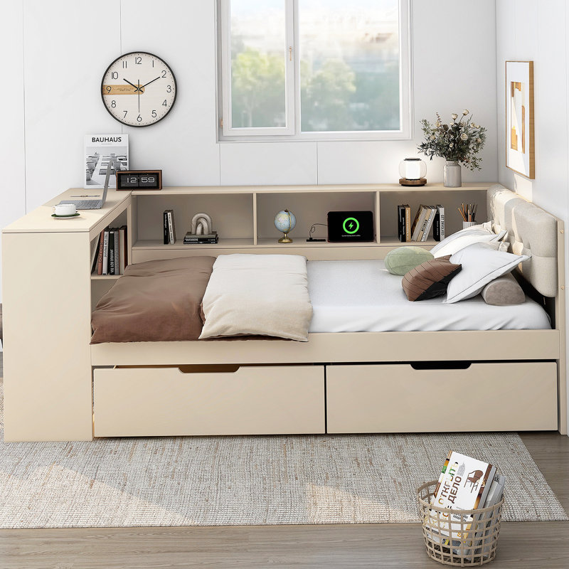 Lit plateforme en bois pleine grandeur avec tablettes de rangement, tiroirs, station de charge et tête de lit tapissier, crème