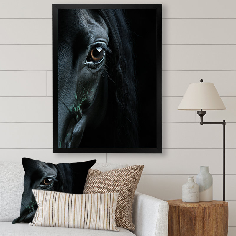 «Black Horse Mysterious Shadows - Animals», reproduction sur toile, H 20 po x l 12 po x P 1 po, Cadre photo noir