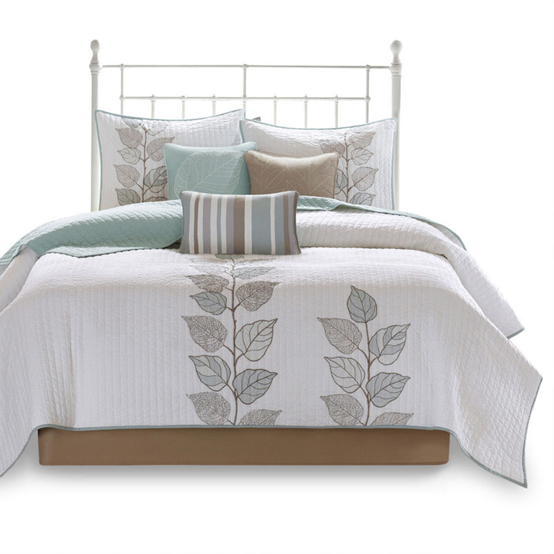 6 Piece Embroidered Quilt Set With Throw Pillows Blue Full/Queen, Queen Quilt + 5 Additional Pieces, White/Blue