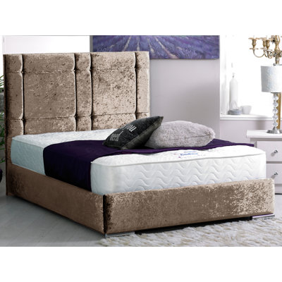 Uma Upholstered Bed
