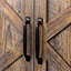 Armoire avec 4 portes et 4 tablettes ouvertes