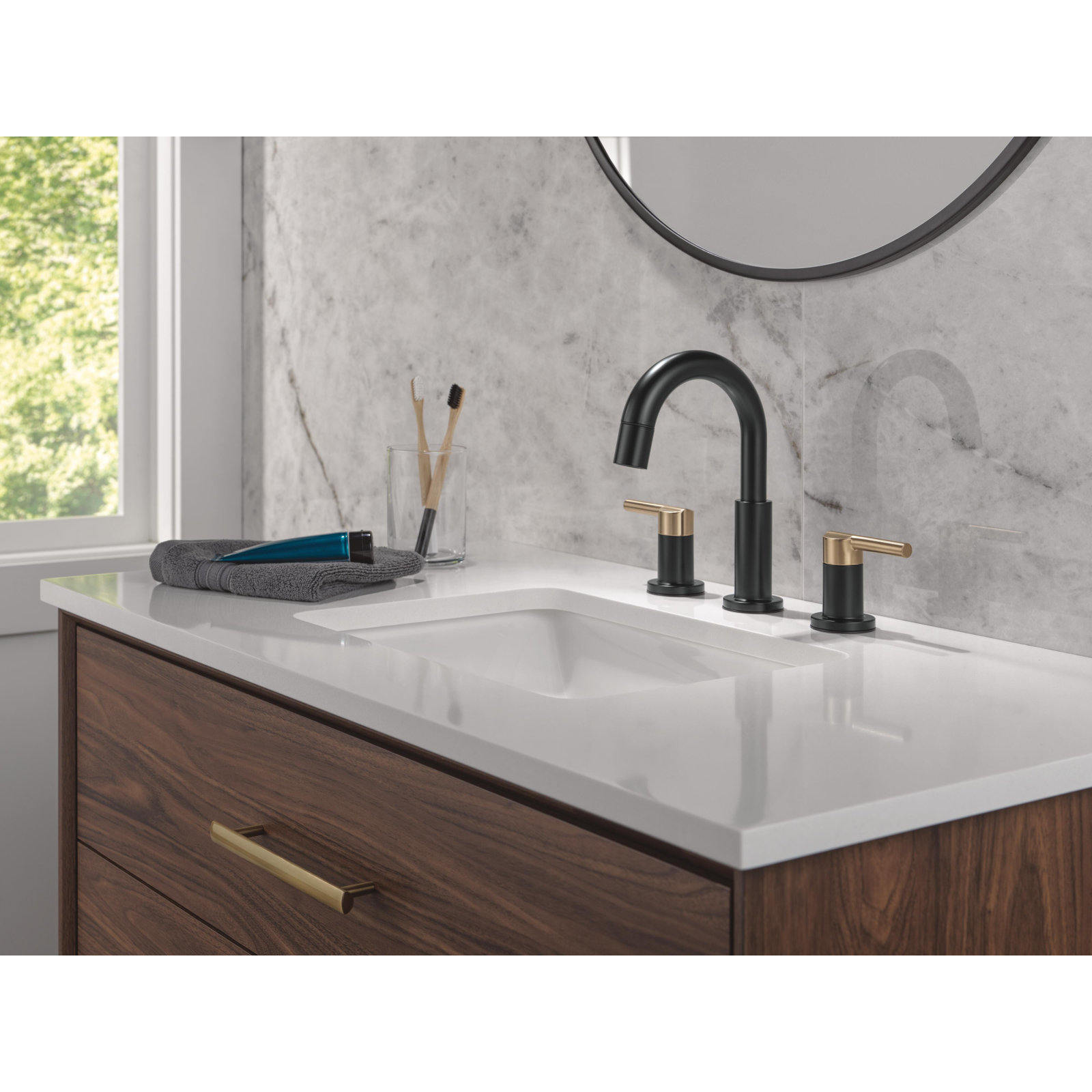 Nicoli Pull-Down Widespread Bathroom Faucet, Matte Black/Champagne Bronze
