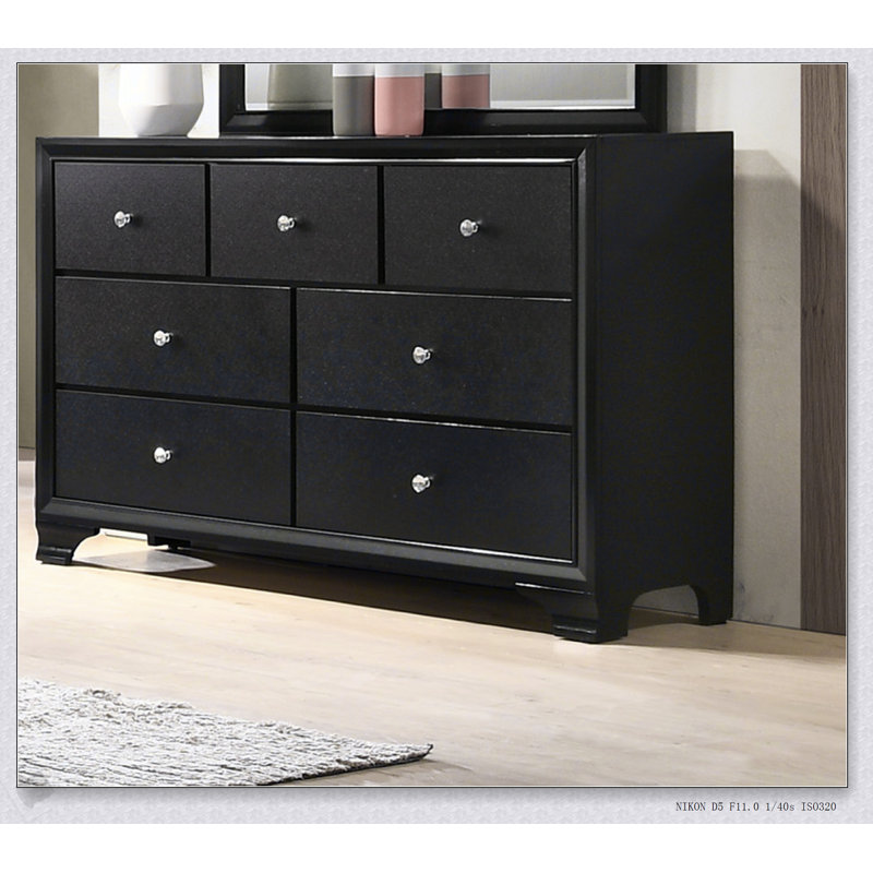 Commode à sept tiroirs de style moderne glam avec motif de crocodile en relief et poignées en faux cristal, parfait pour les solutions de rangement élégantes.