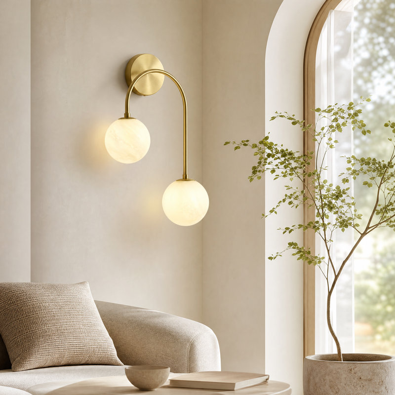 Applique murale moderne à deux globes lumineux avec abat-jour en verre imitation albâtre et finition laiton