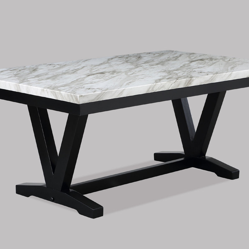 Nesat Dining Table