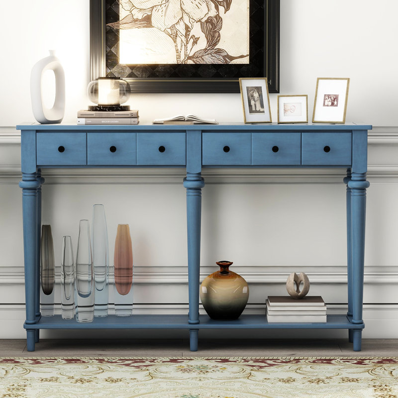 Console Retro - Bleu marine. 4 tiroirs et tablette ouverte. Look rétro rustique avec finition pin. Fabriqué en pin. Ours de table 220 lb, tiroir 15 tablettes inférieures 33 lb Polyvalent pour les espaces de vie.