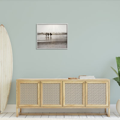«Strolling Surfer Friends», art de la giclée encadrée par GraffiTee Studios