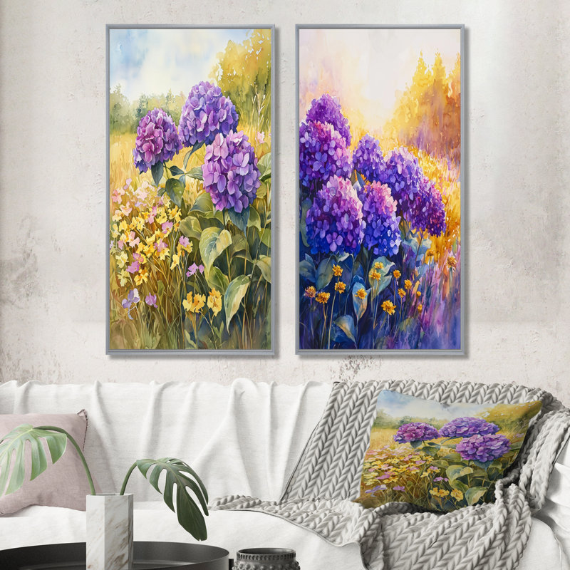 Hydrangeas In A Sunlit Field I - Floral Canvas Prints 2 Panels Collection, H 28 po x l 25 po, Encadrement argenté
