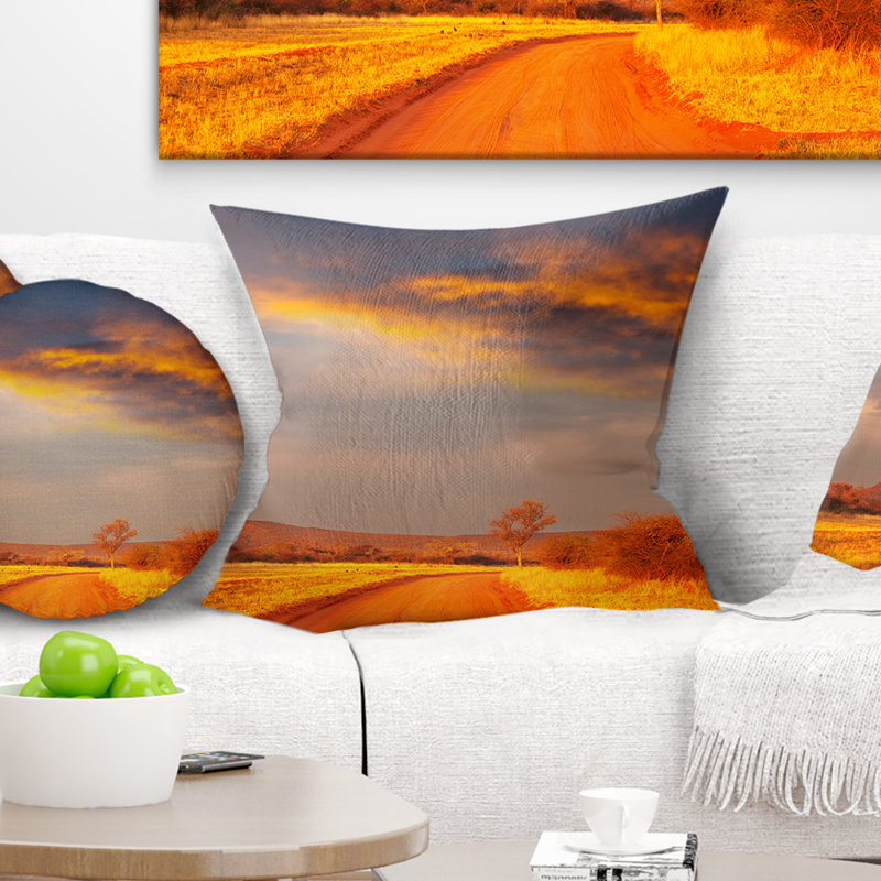 Fantastique route et ciel au Kenya - Coussin à imprimé paysage, 16 po x 1 po, Coussin décoratif