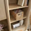 Conception de bureau, brune et légère, rangement ouvert, étagères, compartiment de rangement caché, tiroir de rangement, glissières lisses, système de cordon