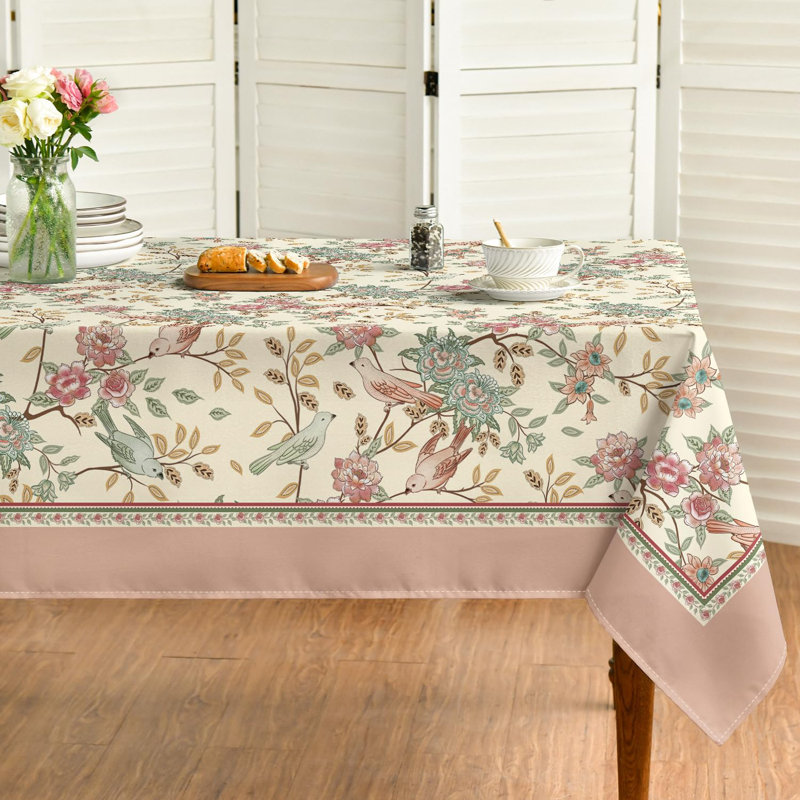 Nappe florale rectangulaire de 60 po x 84 po, oiseaux roses, housse de table saisonnière lavable vintage pour le dîner de pique-nique