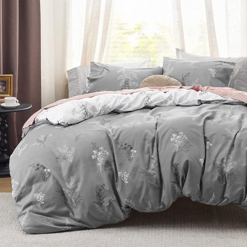 Bedsure Reversible Floral Duvet Cover Set with Zipper Closure, Gray, King Duvet Cover + 2 Additional Pieces