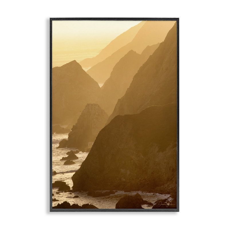 «Rocky Cliff» par Beach, estampe numérique encadrée par Dennis Frates, H 18 po x l 12 po, Giclée encadrée noir minuit