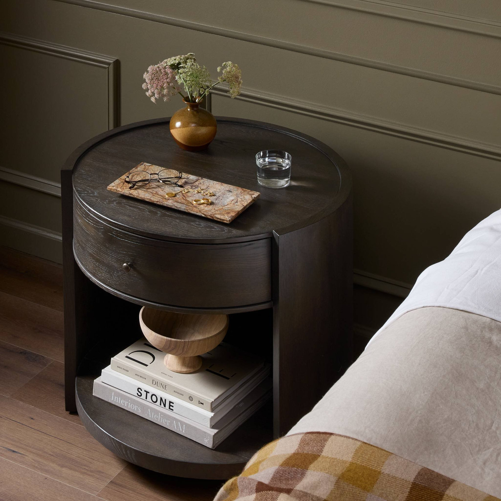 1-Drawer Round Oak Nightstand