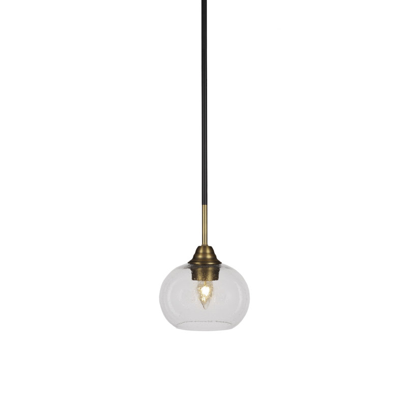 Luminaire suspendu à tige Ader présenté en verre fini noir mat et laiton, H 9,25 po x l 7 po x P 7 po, Bulle transparente