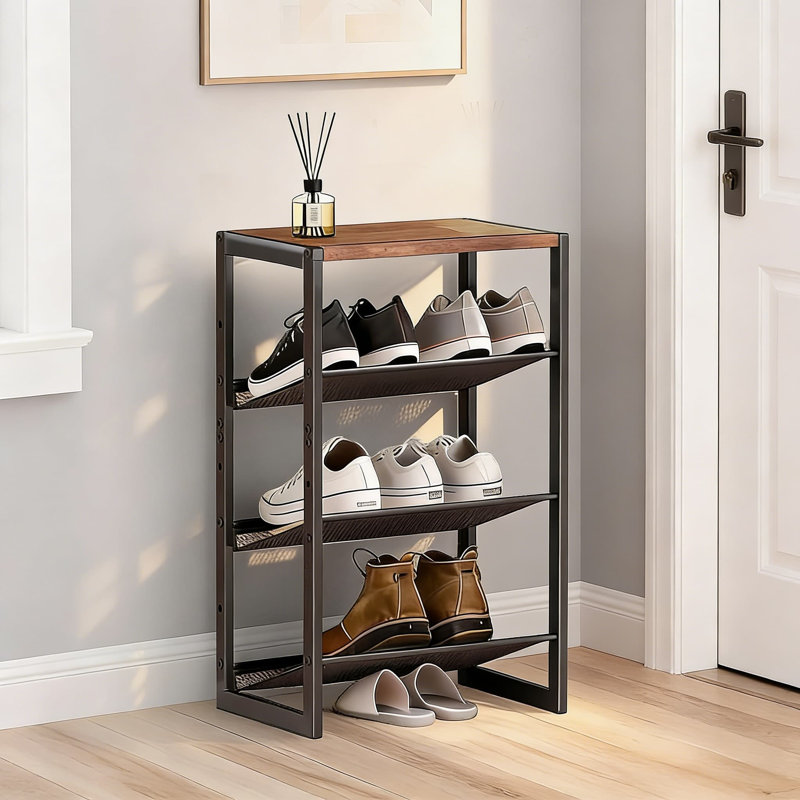 Range-chaussures en métal à 4 niveaux avec tablettes réglables en maille, structure en acier robuste et revêtement résistant à la rouille, organisateur peu encombrant pour l'entrée, le couloir, le placard ou le garage