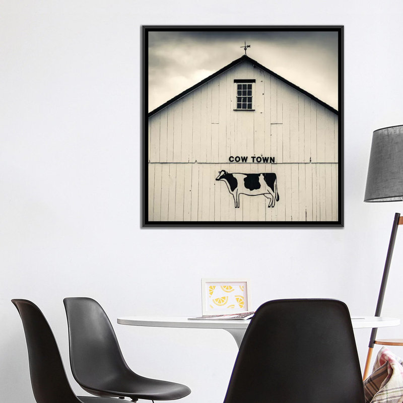 «Cowtown Barn Signage», reproduction de photo sur toile, H 18 po x l 18 po x P 1,5 po, Toile avec cadre noir, Pas de tapis