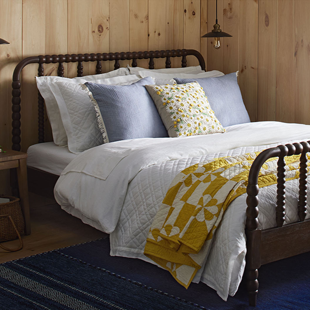Benbrook Spindle Bed, Antique Coffee, King