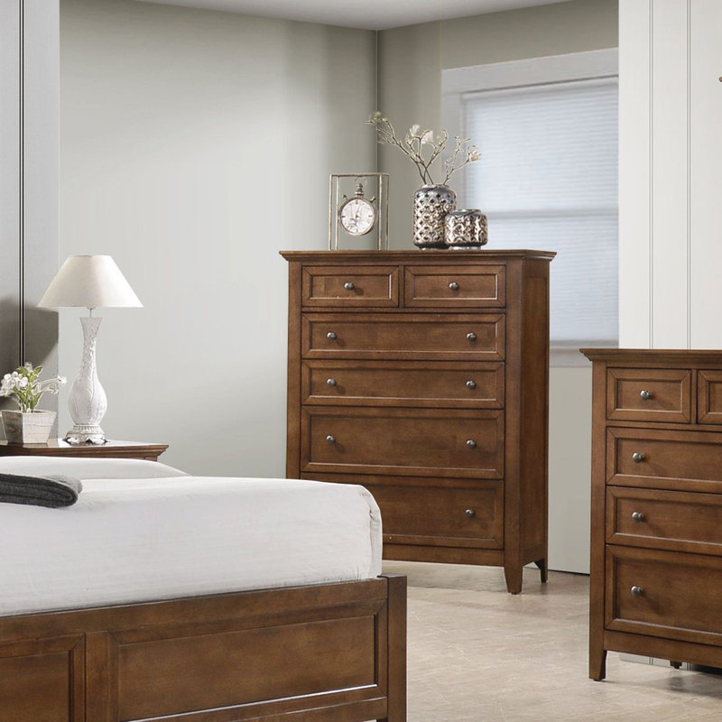 Jacon 6-Drawer Standard Chest, Brown