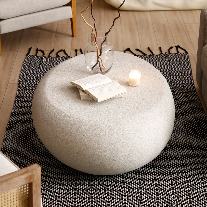  Table basse 43,31 pouces en fibre de verre, table basse moderne à profil bas en forme de galet, blanc crème, Cream