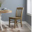 Chaise d'appoint à dossier en lattes de bois massif Fallyn-1644239501