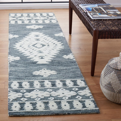 Hand Tufted Wool/Cotton Southwestern Rug in Dark Gray