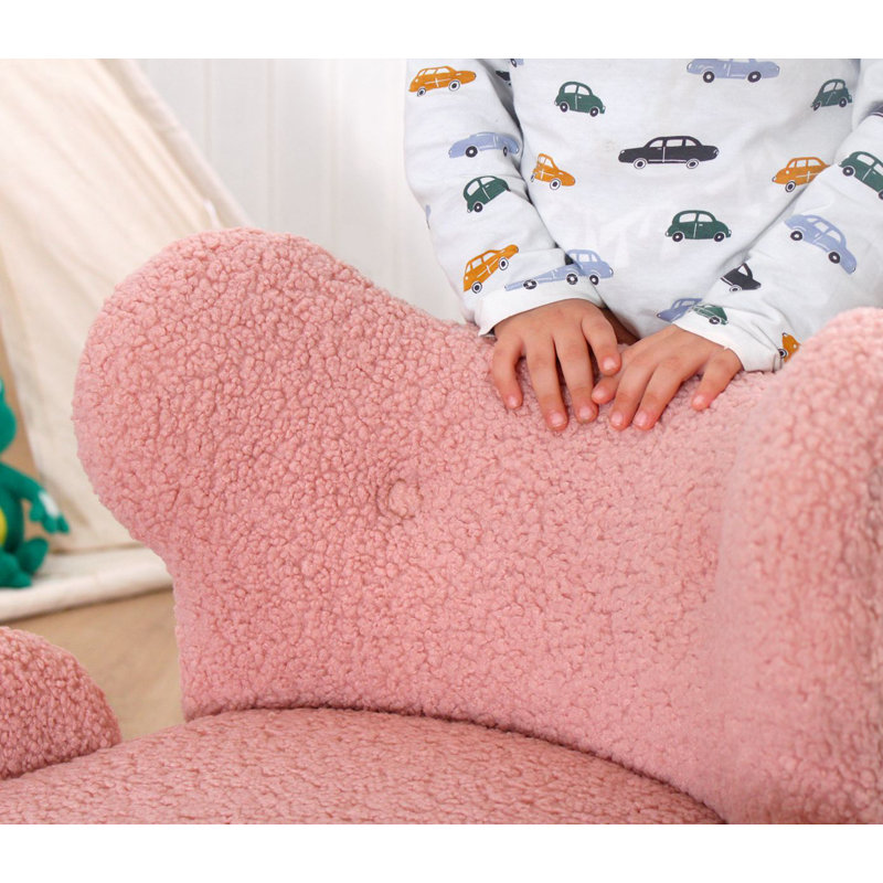 Fauteuil à oreilles élégant en fausse fourrure rose pour enfants, 21,7 po x 24,0 po x 21,7 po | Revêtement 100% fausse fourrure, pieds en bois de hêtre, siège d'une hauteur de 2,8 pouces | Parfait pour les chambres d'enfants, les salles de jeux et les coins de lecture confortables