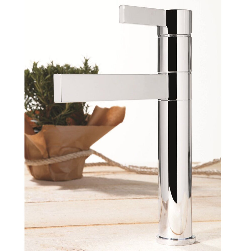 Single Handle Kitchen Faucet With Accessories, Chrome