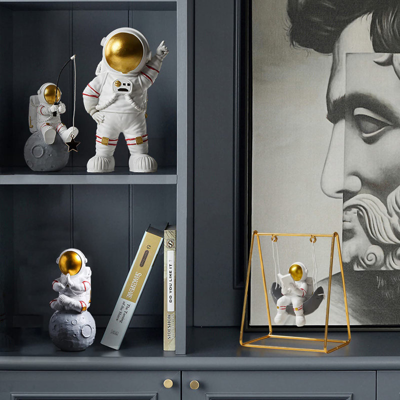 Statue astronaute, sculpture astronaute, étoile de pêche, décoration de bureau et de table, ornement de bureau en résine pour l'espace, décoration de chambre à thème sur le thème de l'espace, modèle de décoration de gâteau