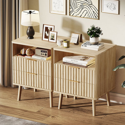 Ensemble de 2 tables de chevet cannelées avec station de charge, table d'appoint moderne de 18 po, table de bout à 2 tiroirs avec rangement, table de chevet pour chambre à coucher, salon et profil incurvé
