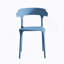 Un ensemble de 4 chaises empilées-2679248