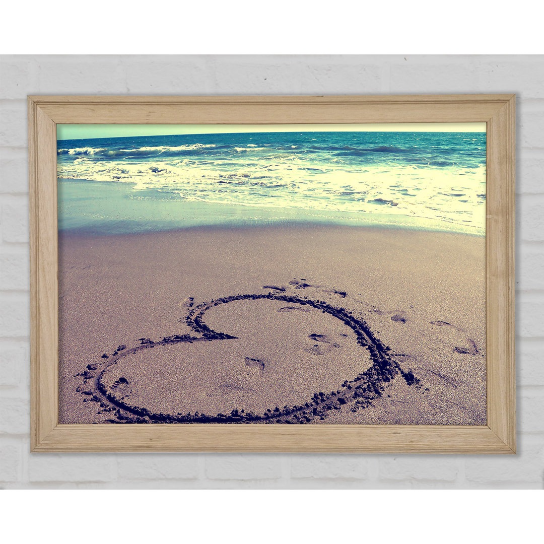 Gerahmtes Wandbild Heart On Beach