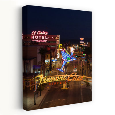 Enseignes néon de casino éclairées au crépuscule, El Cortez, rue Fremont, Strip, Las Vegas, Nevada, États-Unis, abstrait, palmier contemporain, architecture, art urbain